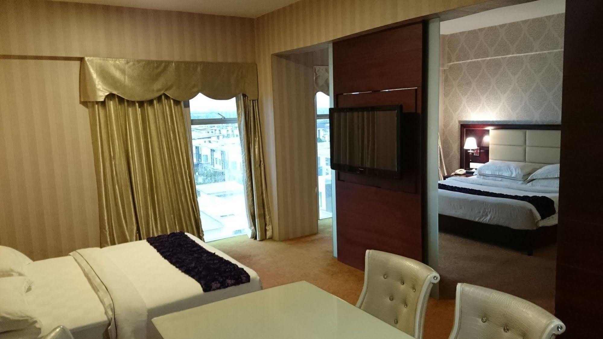 Pariss Hotel Johor Bahru Exterior foto