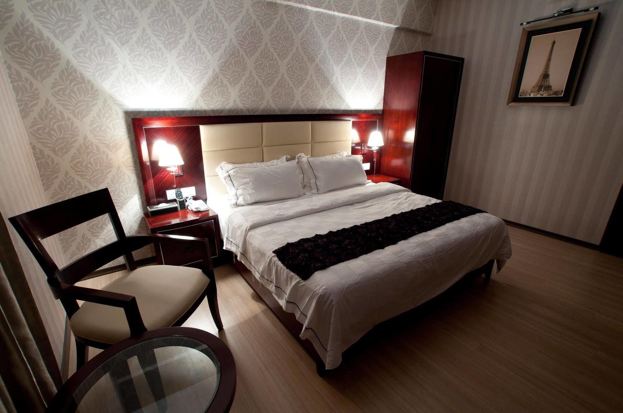 Pariss Hotel Johor Bahru Exterior foto