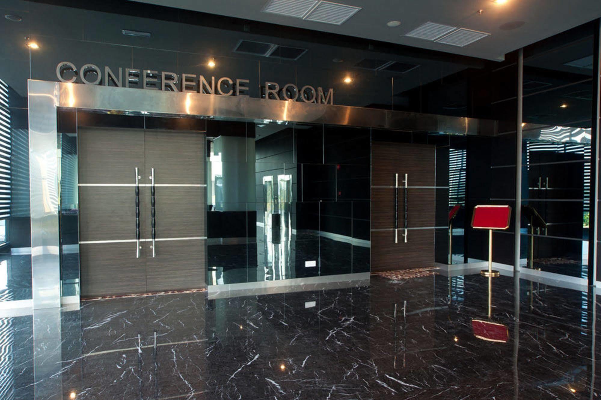 Pariss Hotel Johor Bahru Exterior foto